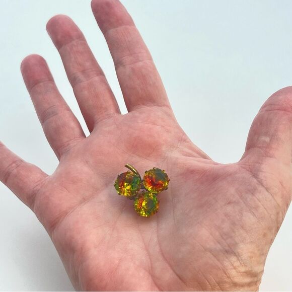 Vintage Watermelon Rivoli Rhinestone Grape Cluster Brooch | Antique pin - Picture 6 of 10